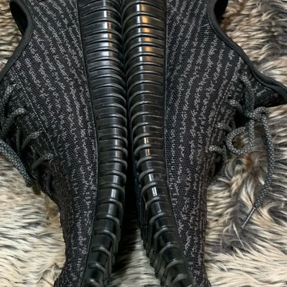 Adidas Yeezy 350 Boost Low Kanye West Triple Black Pirate Black AQ2659 BB5350 - Picture 9 of 11